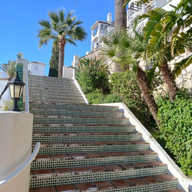Ultimate Rentals - Coastal Escape - Apartment w Terrace & Sea View - Apartamento - 24