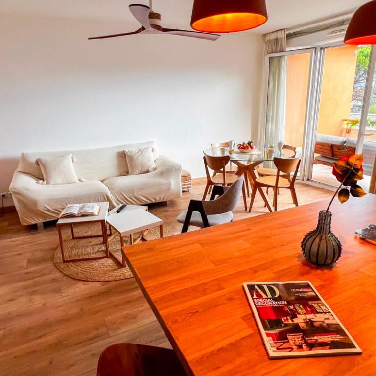 Private parking - AC - Secure residence - Appartement 2 Chambres - 13