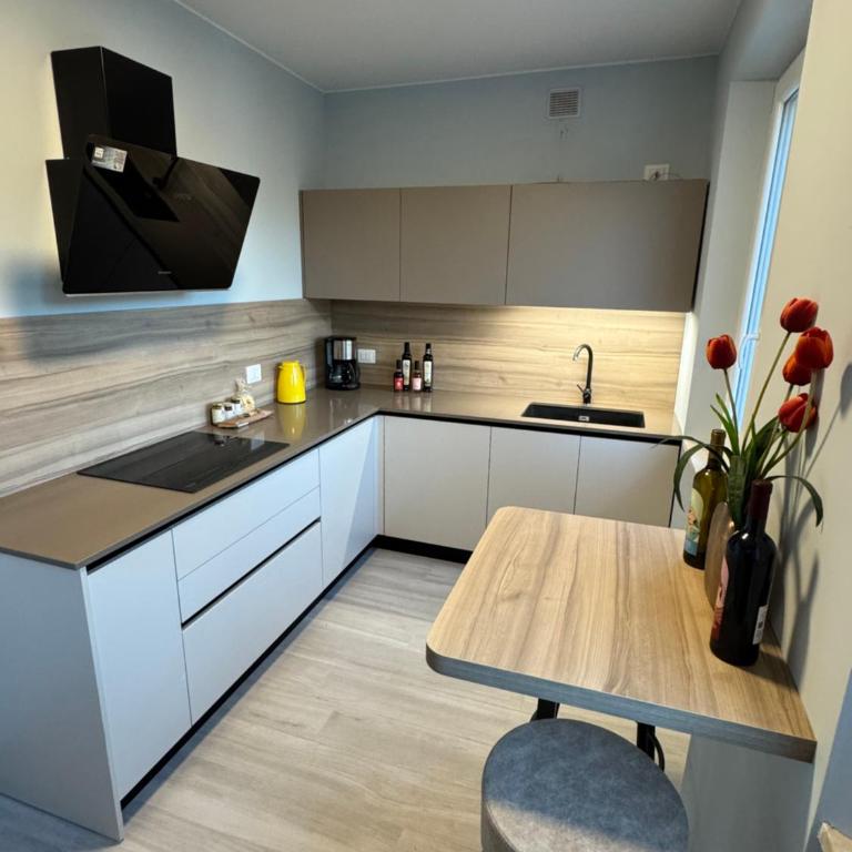 Apartment with Pool e Private Garage - Casa Holyvia Blue - Appartamento con 2 Camere da Letto e Terrazza - 12
