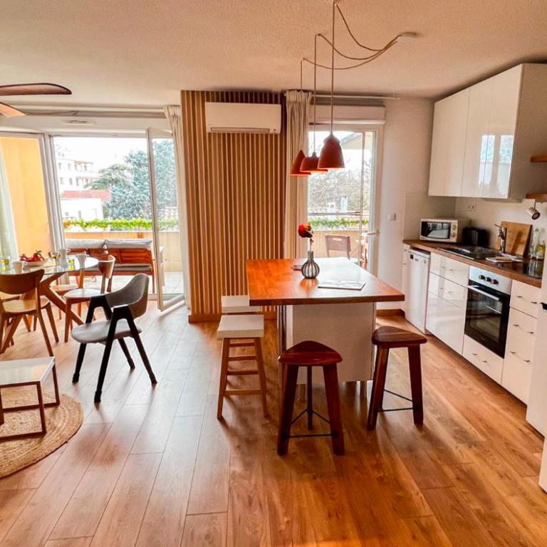 Private parking - AC - Secure residence - Appartement 2 Chambres - 10
