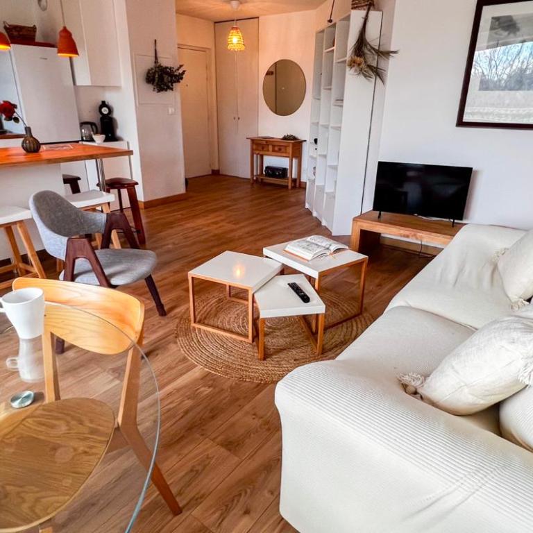 Private parking - AC - Secure residence - Appartement 2 Chambres - 7
