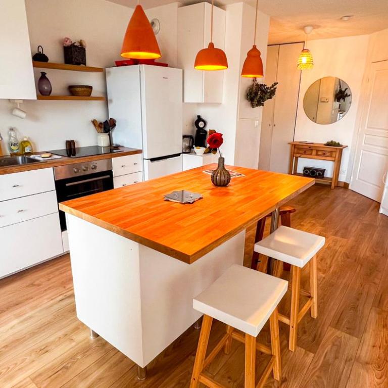 Private parking - AC - Secure residence - Appartement 2 Chambres - 15