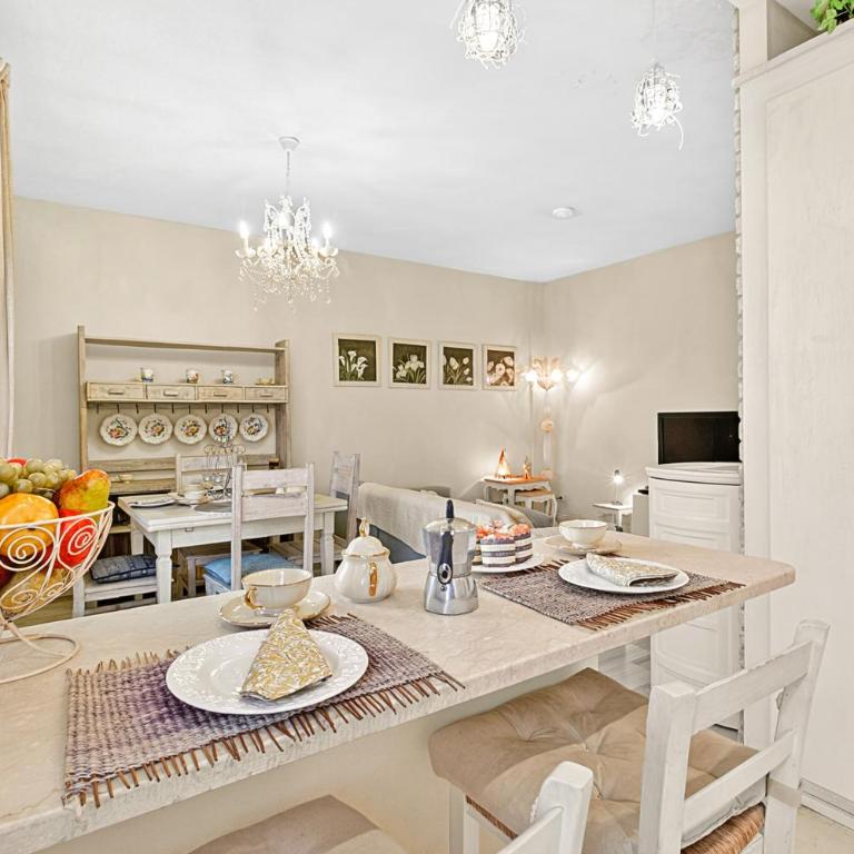 Chic Retreat with Park | Central Salò - Happy Rentals - Appartamento con Balcone - 13