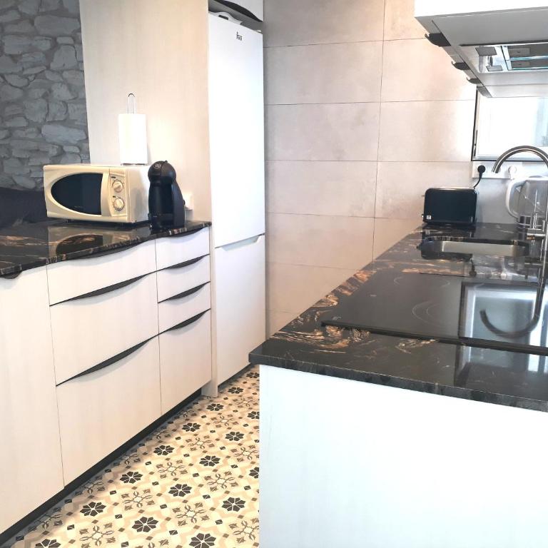 Ático centrico, 50m de la playa, vista al mar y al Peñon, gran terraza, parking, wifi fibra - Apartamento Ático - 19