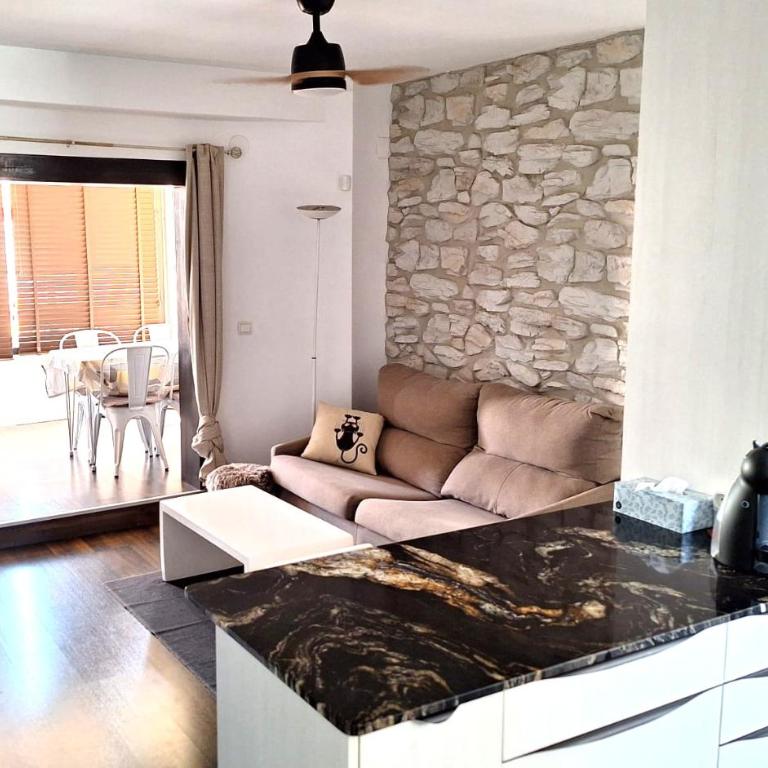 Ático centrico, 50m de la playa, vista al mar y al Peñon, gran terraza, parking, wifi fibra - Apartamento Ático - 21