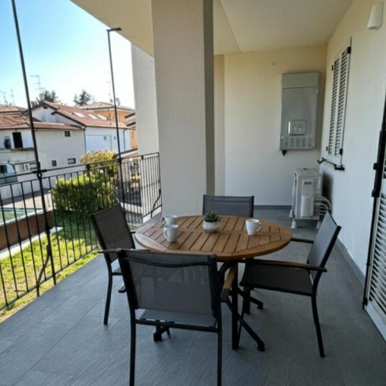 Apartment with Pool e Private Garage - Casa Holyvia Orange - Appartamento con 2 Camere da Letto e Terrazza - 2