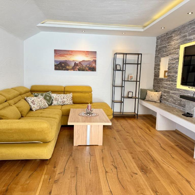 Feel Free 95 Apartment by AA Holiday Homes - Apartment mit Blick auf die Berge - 1