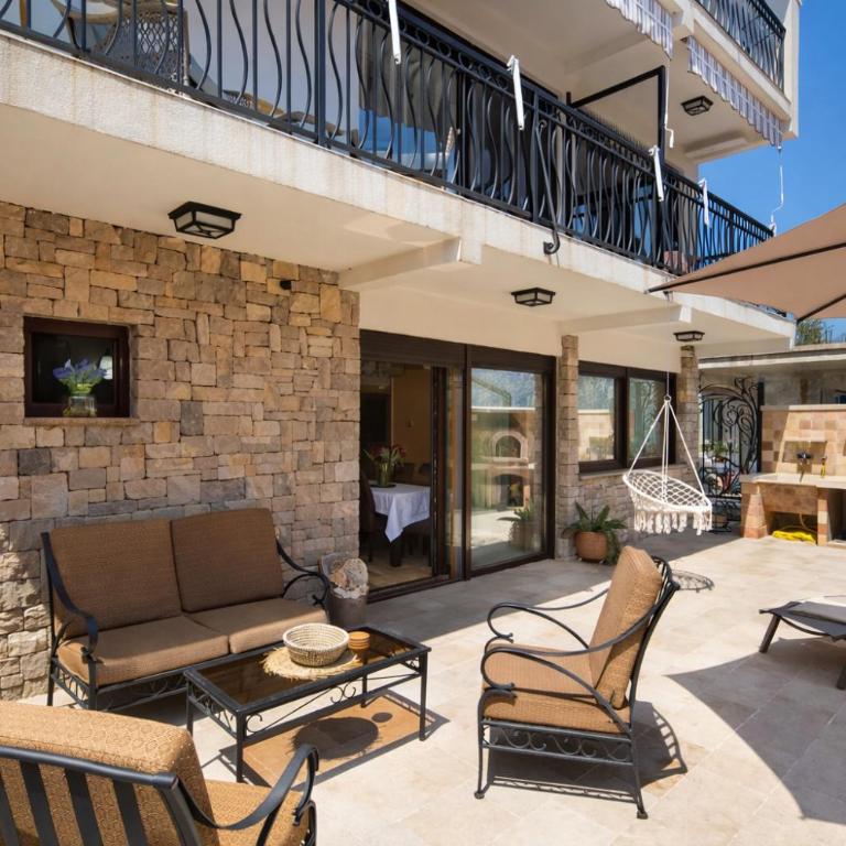 Apartments Bonaca - Two-Bedroom Apartment with Terrace - 12