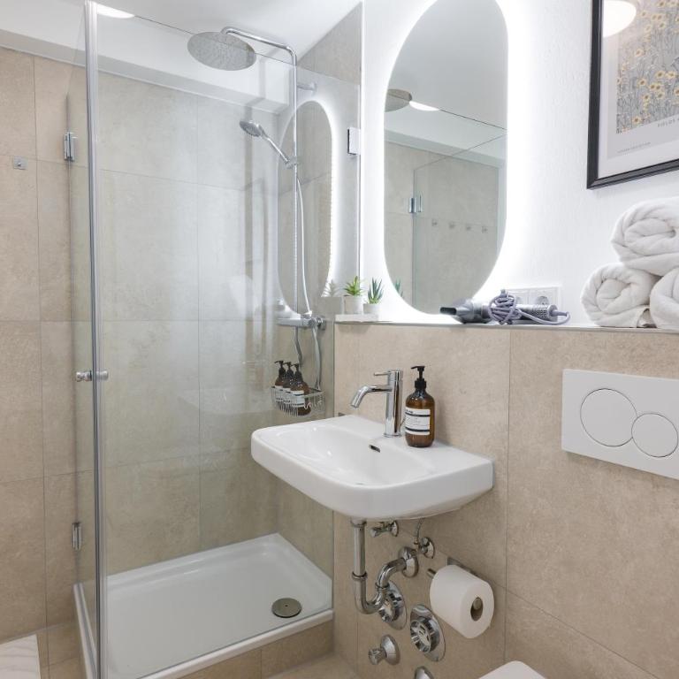 Valemi NEW Premium & Huge, 2Bathroom, SuperCentral, FreeParking, up to 8-16 Guests - Apartment mit 2 Schlafzimmern - 11