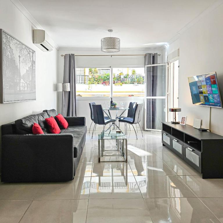 Apartment in centre of La Cala, 200 metres from beach - Apartment - 10