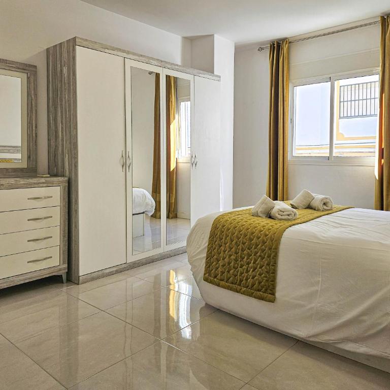 Apartment in centre of La Cala, 200 metres from beach - Apartment - 17