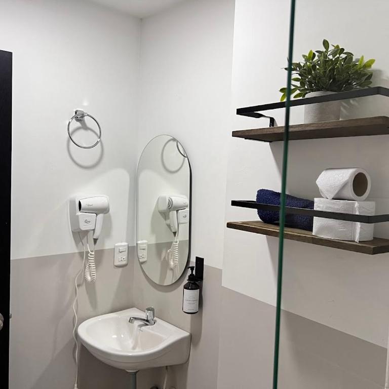 Apartamentos Virginia 34 en Buenos Aires, Medellín - Estudio Doble Deluxe - 12