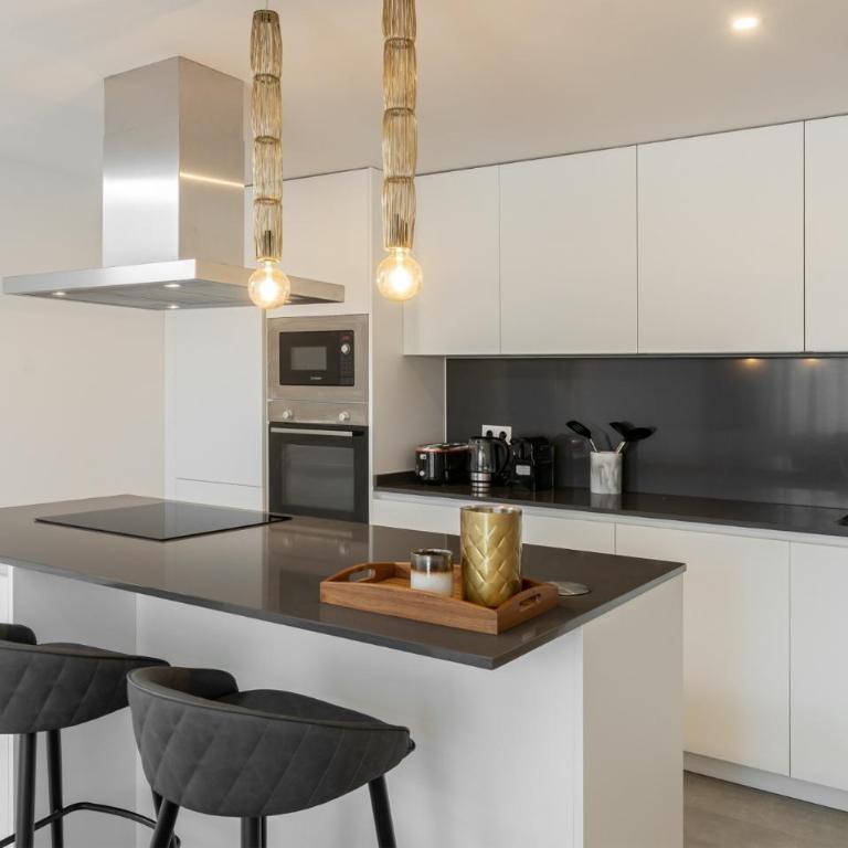 Stunning Contemporary 3-Bedroom Corner Apartment in the Idyllic Oasis 325, Estepona - Apartamento - 11