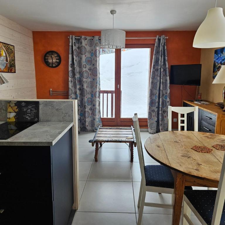 Appartement rez de jardin et garage privé - One-Bedroom Apartment - 5