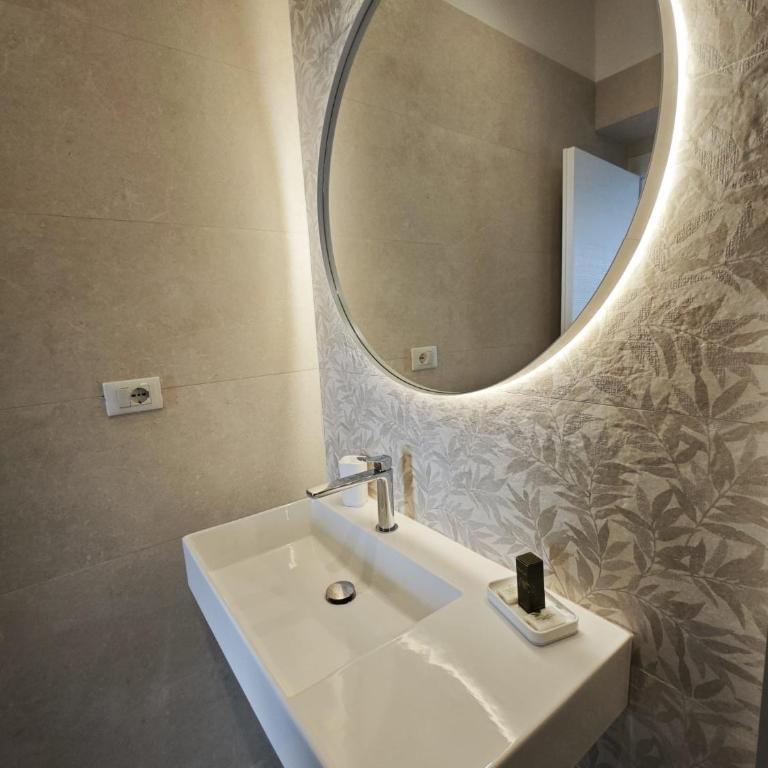 Villa Greta Hotel Rooms & Suites - Superior Double or Twin Room with Terrace - 3