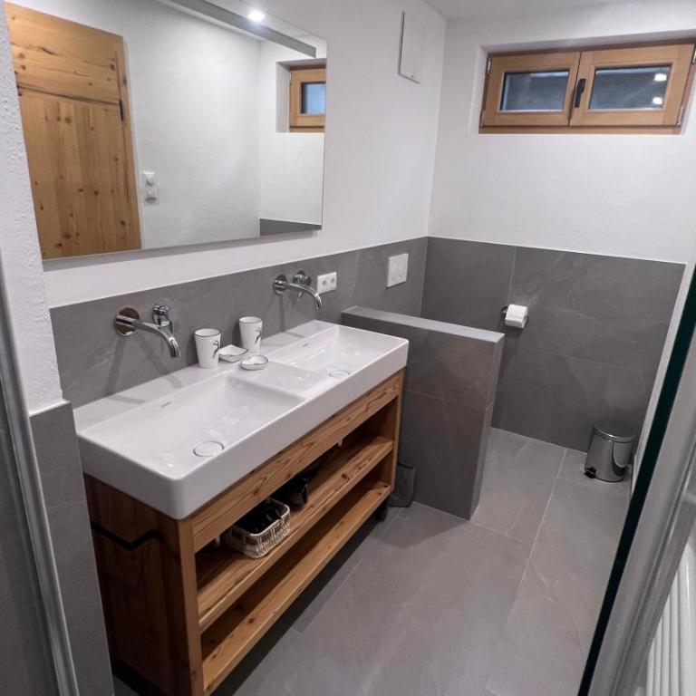 Sonnwies Chalet - Apartment mit 2 Schlafzimmern und Dusche - 13