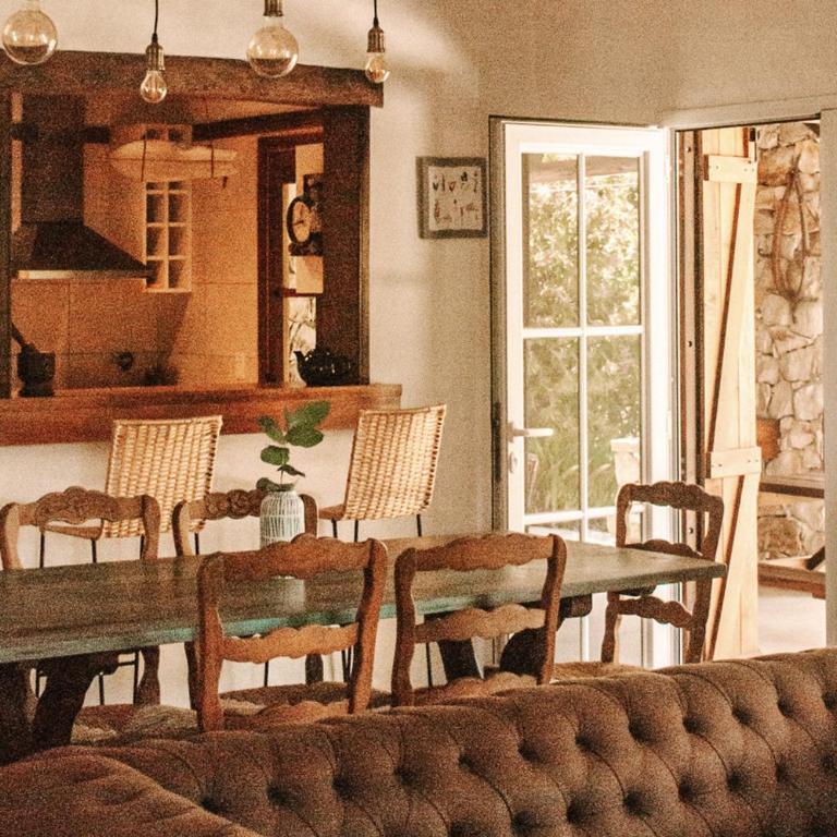 Casa OMA - Casa a dos cuadras del mar en Chapadmalal zona Cruz del Sur para 5 PAX con parrilla - Hola Sur - Casa de 2 dormitorios - 3