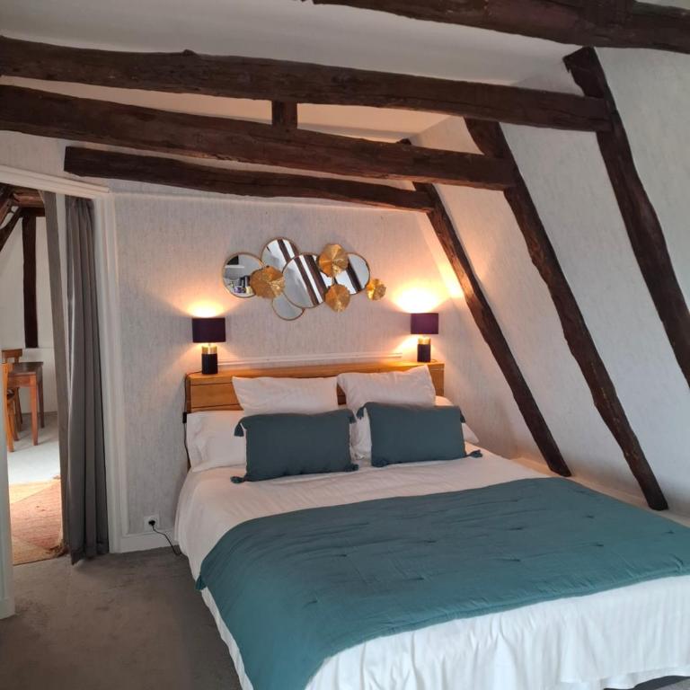 Les Charmes de Sarlat - Chambres d'Hotes - Chambre Quadruple avec Salle de Bains Privative - 1