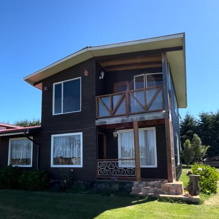 Casa Maitén con vista al volcán - Three-Bedroom House - 1