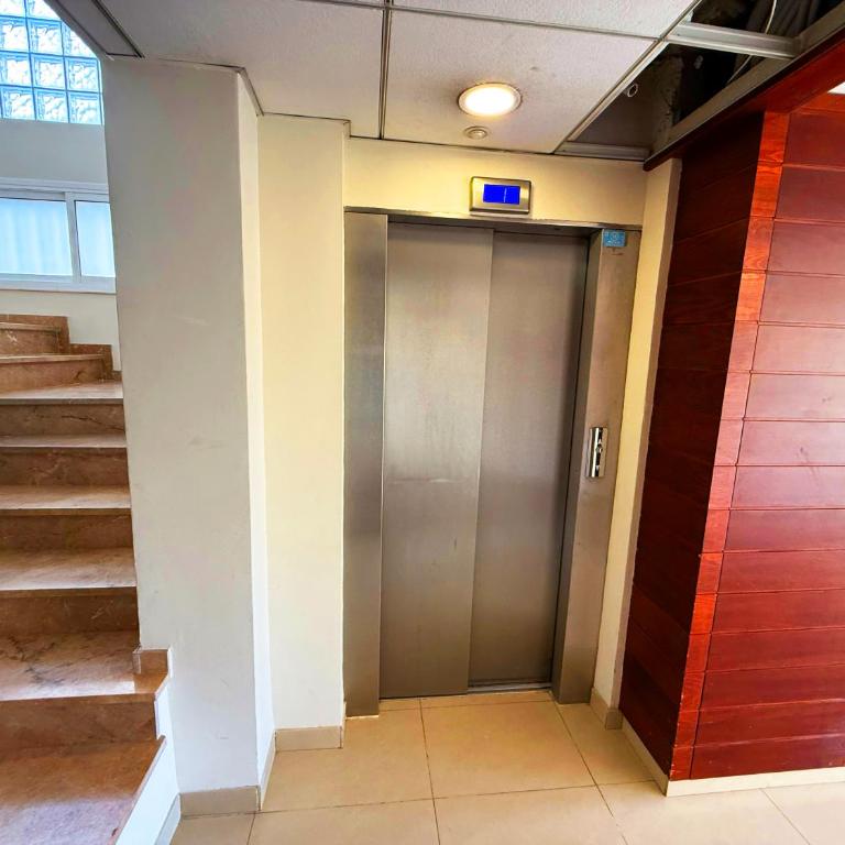 Apt con chill-out, piscina en la azotea a 5 min de la playa y parking privado - Estudio con terraza - 36