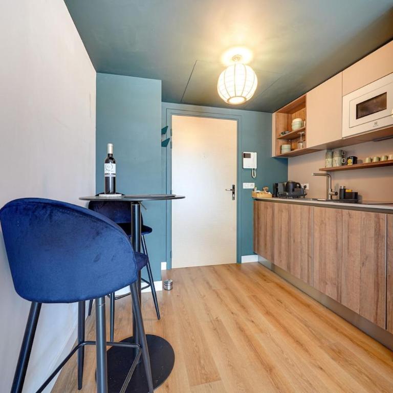 Downtown suite, parking, loggia, elevator, quiet - Appartement 1 Chambre - 8