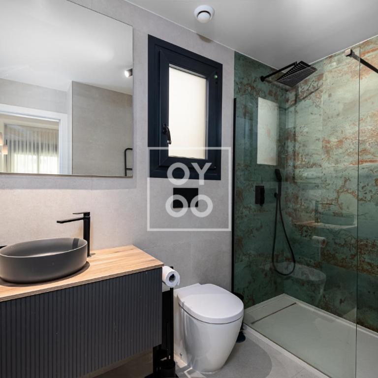 Amalia Garden Groundfloor Retreat, heated pool, near beach and sea, By OYOOSTAYS - Apartamento Deluxe de 2 dormitorios con vistas al jardín - 10