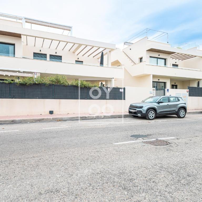 Amalia Garden Groundfloor Retreat, heated pool, near beach and sea, By OYOOSTAYS - Apartamento Deluxe de 2 dormitorios con vistas al jardín - 22