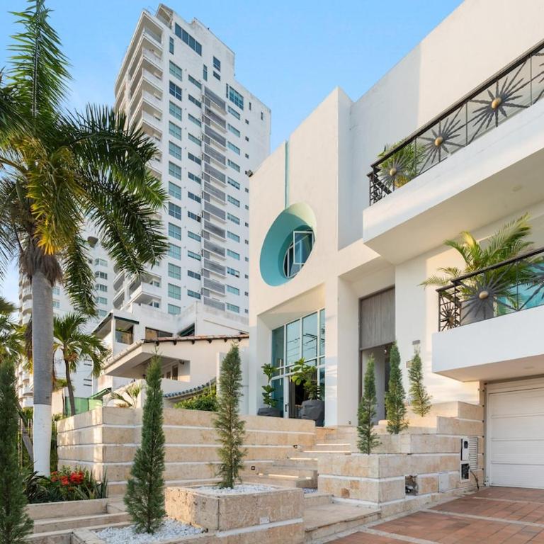 10BR Mansion Beachfront w Pool and Disco - Vacation Home - 32