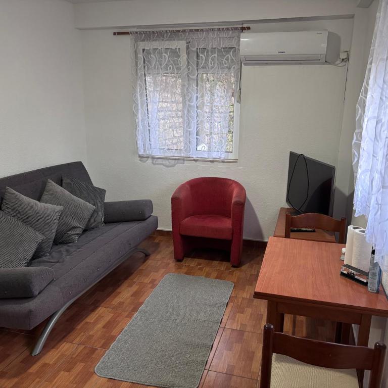 Guest House Garden - Apartman sa Balkonom i Lepim Pogledom - 3