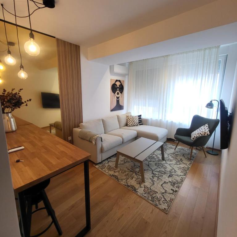Olive NOOK - Two-Bedroom Apartment with Balcony - 26