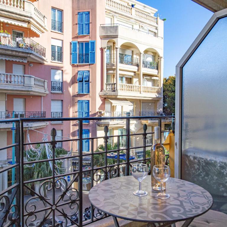 Appartement centre ville près de la plage - Apartamento de 1 dormitorio con balcón - 1