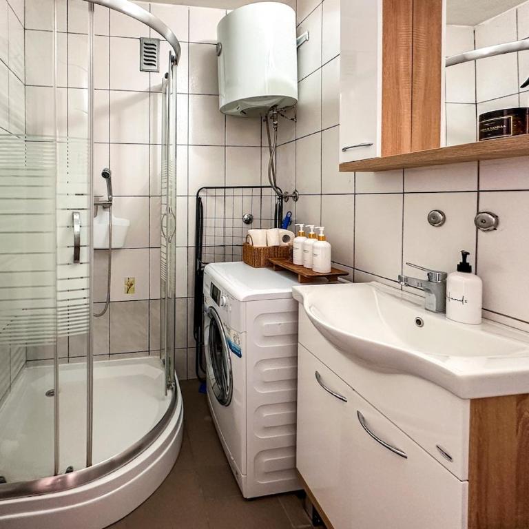 Cheyf Riverside Apartment - Two-Bedroom Apartment - 26