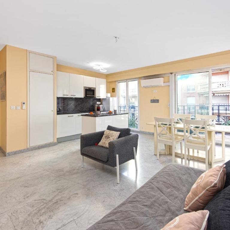 Appartement centre ville près de la plage - Apartamento de 1 dormitorio con balcón - 13