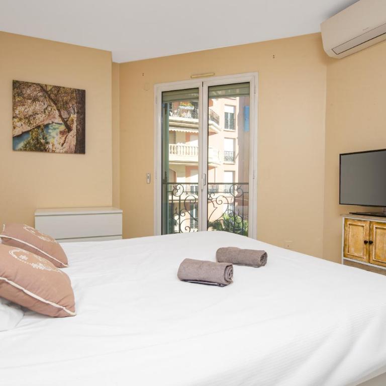 Appartement centre ville près de la plage - Apartamento de 1 dormitorio con balcón - 19