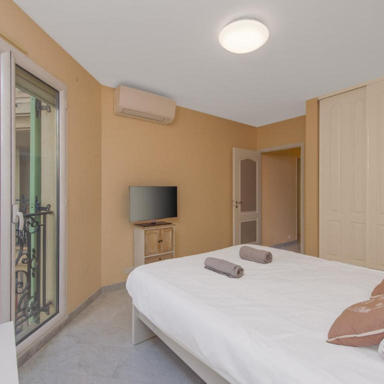Appartement centre ville près de la plage - Apartamento de 1 dormitorio con balcón - 20