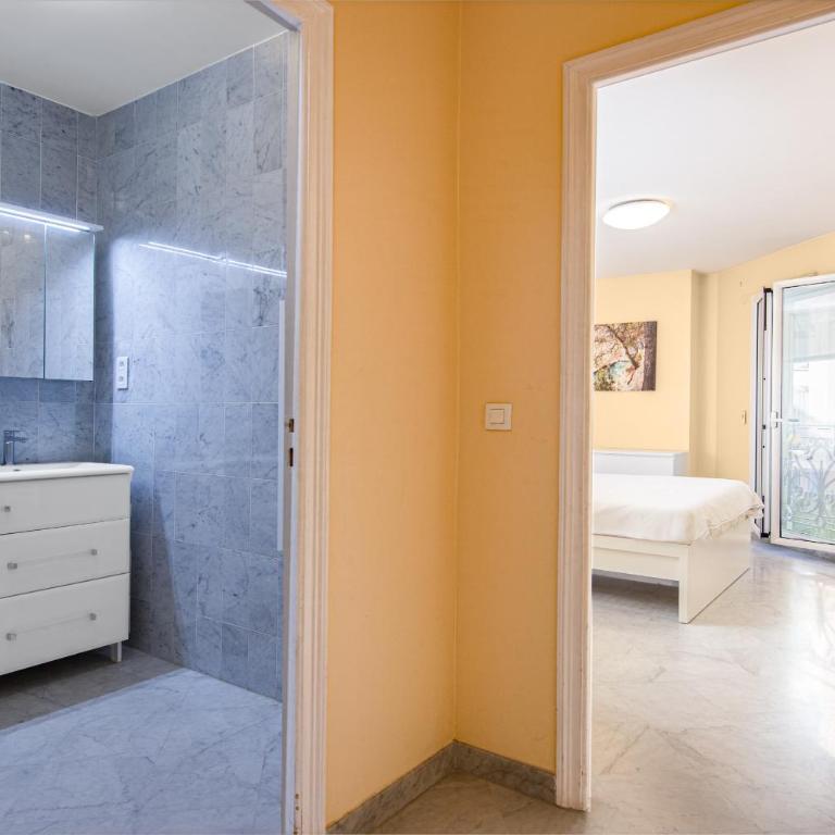 Appartement centre ville près de la plage - Apartamento de 1 dormitorio con balcón - 21