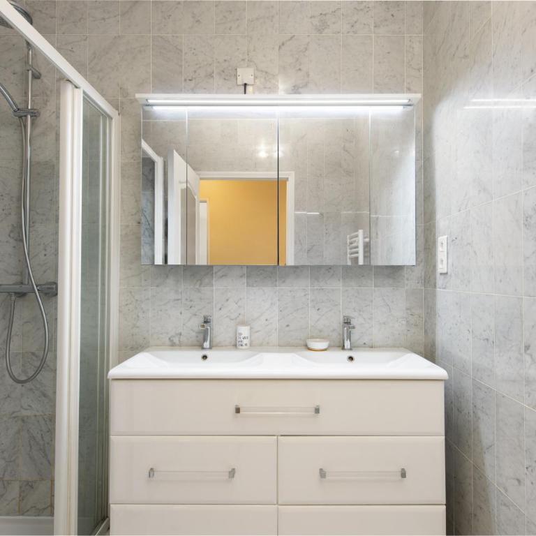 Appartement centre ville près de la plage - Apartamento de 1 dormitorio con balcón - 22