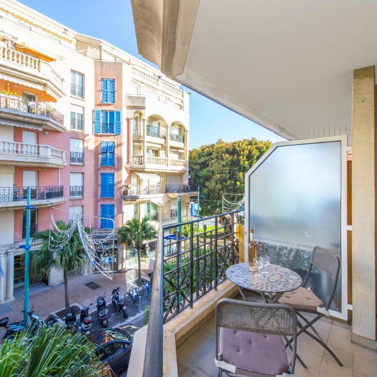 Appartement centre ville près de la plage - Apartamento de 1 dormitorio con balcón - 25