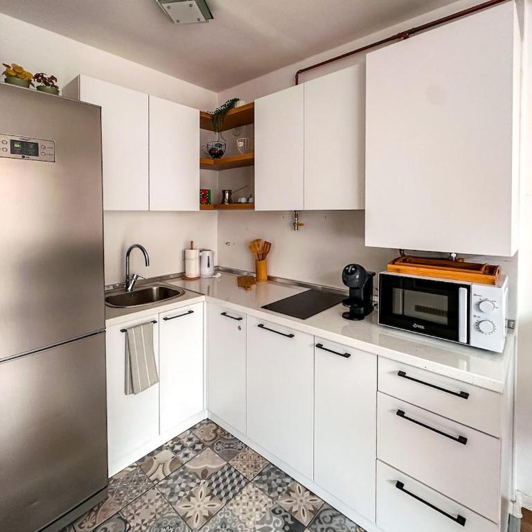 Cheyf Riverside Apartment - Two-Bedroom Apartment - 8