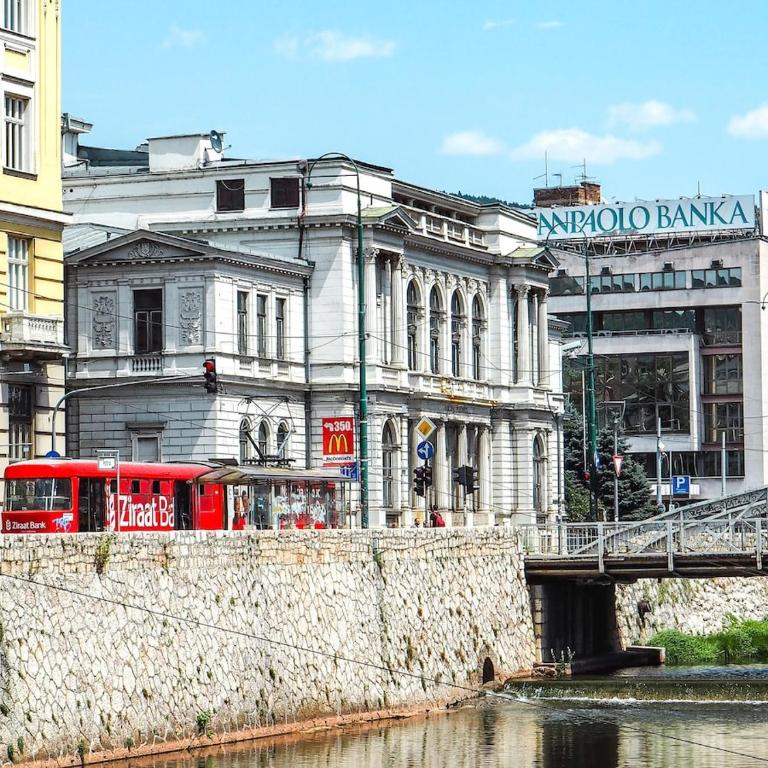 Cheyf Riverside Apartment - Two-Bedroom Apartment - 32