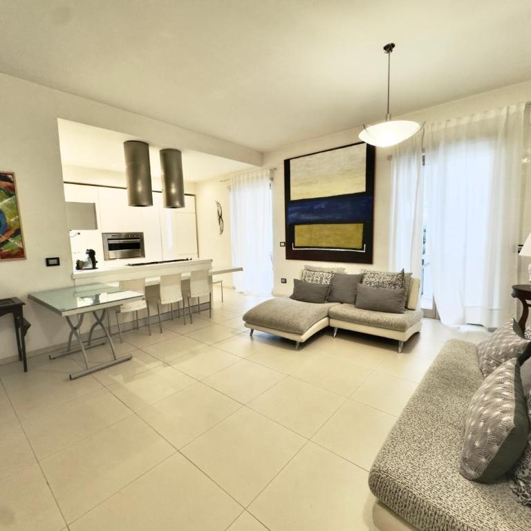 Centro e mare - 2 camere, terrazza e jacuzzi - Two-Bedroom Apartment - 12