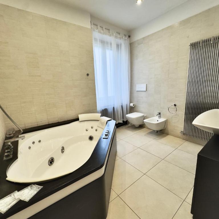 Centro e mare - 2 camere, terrazza e jacuzzi - Two-Bedroom Apartment - 11