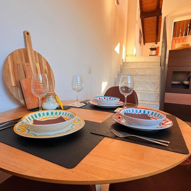 Rooftop Penthouse 3BR Sleeps 6 Historic Catania - Two-Bedroom Apartment - 13