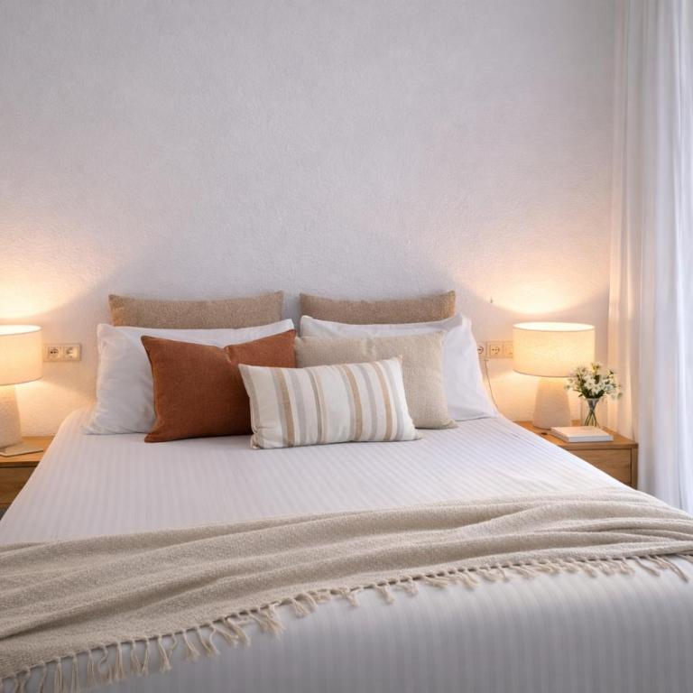 Noctua Puerto Banus 003 - Three-Bedroom Apartment - 14