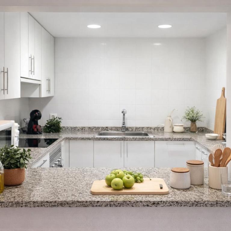 Noctua Puerto Banus 003 - Three-Bedroom Apartment - 7
