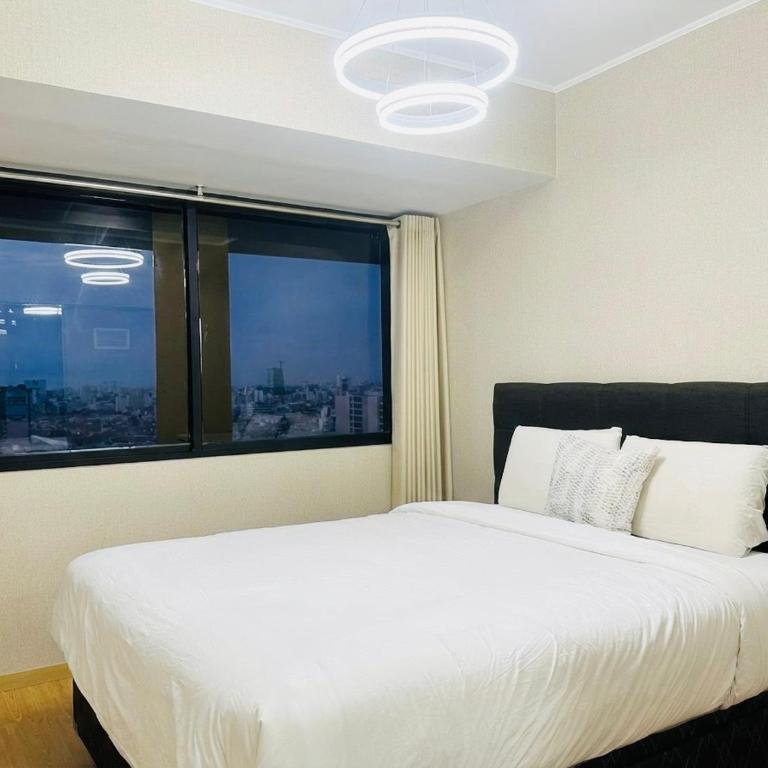 Perfect Balance Rest and Work Study Oceanfront - Two-Bedroom Apartment - 61