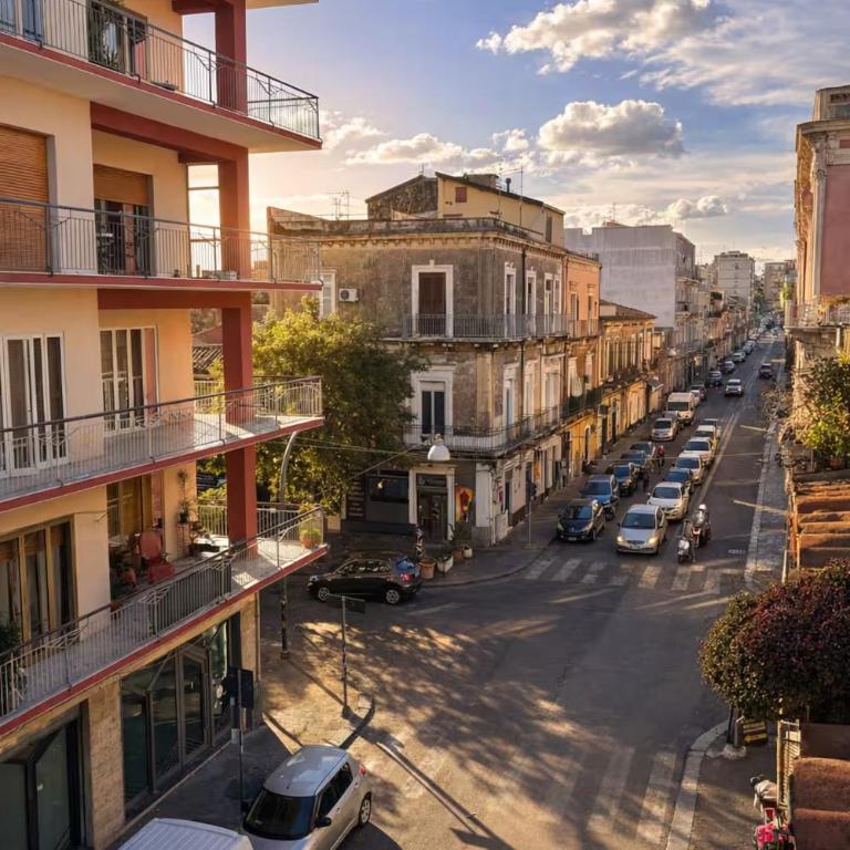 Rooftop Penthouse 3BR Sleeps 6 Historic Catania - Two-Bedroom Apartment - 25