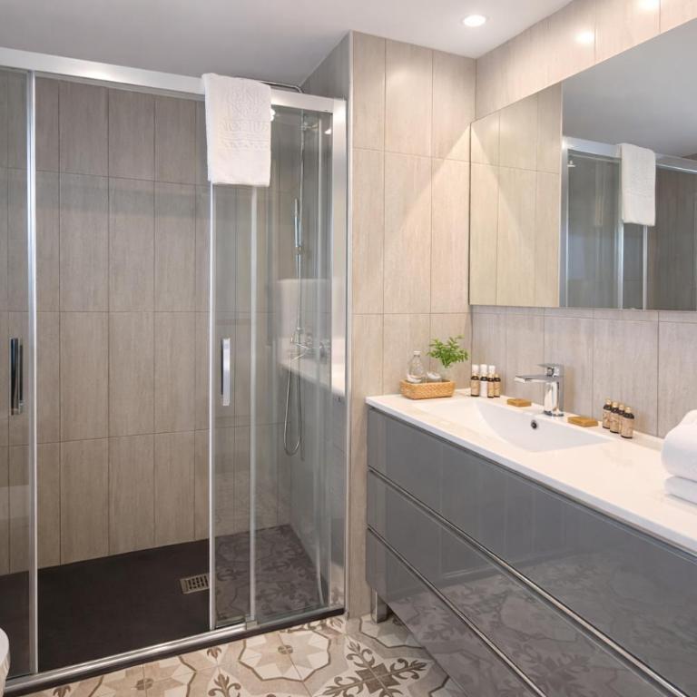 Noctua Puerto Banus 003 - Three-Bedroom Apartment - 21