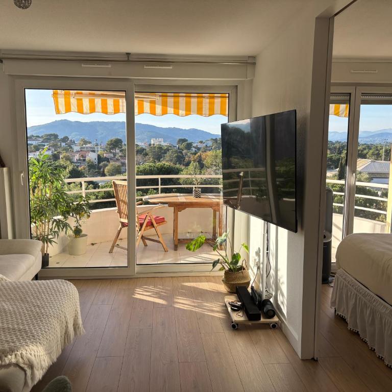 T2 Vue dégagée proche Cannes - Apartment mit 2 Schlafzimmern - 3