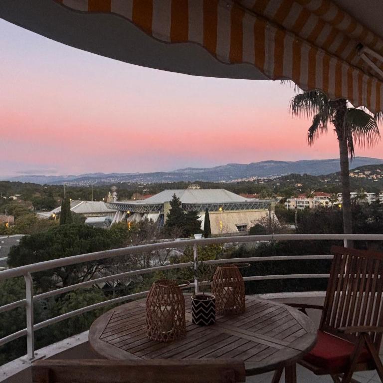 T2 Vue dégagée proche Cannes - Apartment mit 2 Schlafzimmern - 2